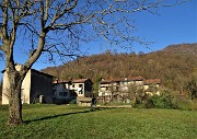 20 Il piccolo borgo di Padronecco (545 m)